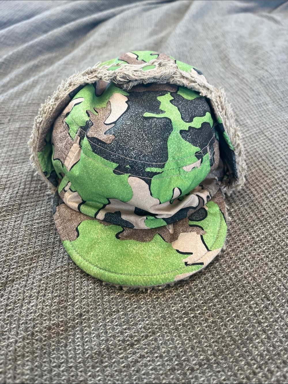 Patagonia Baby (6M) Camo Earflap Hat in Bright Green and Gray